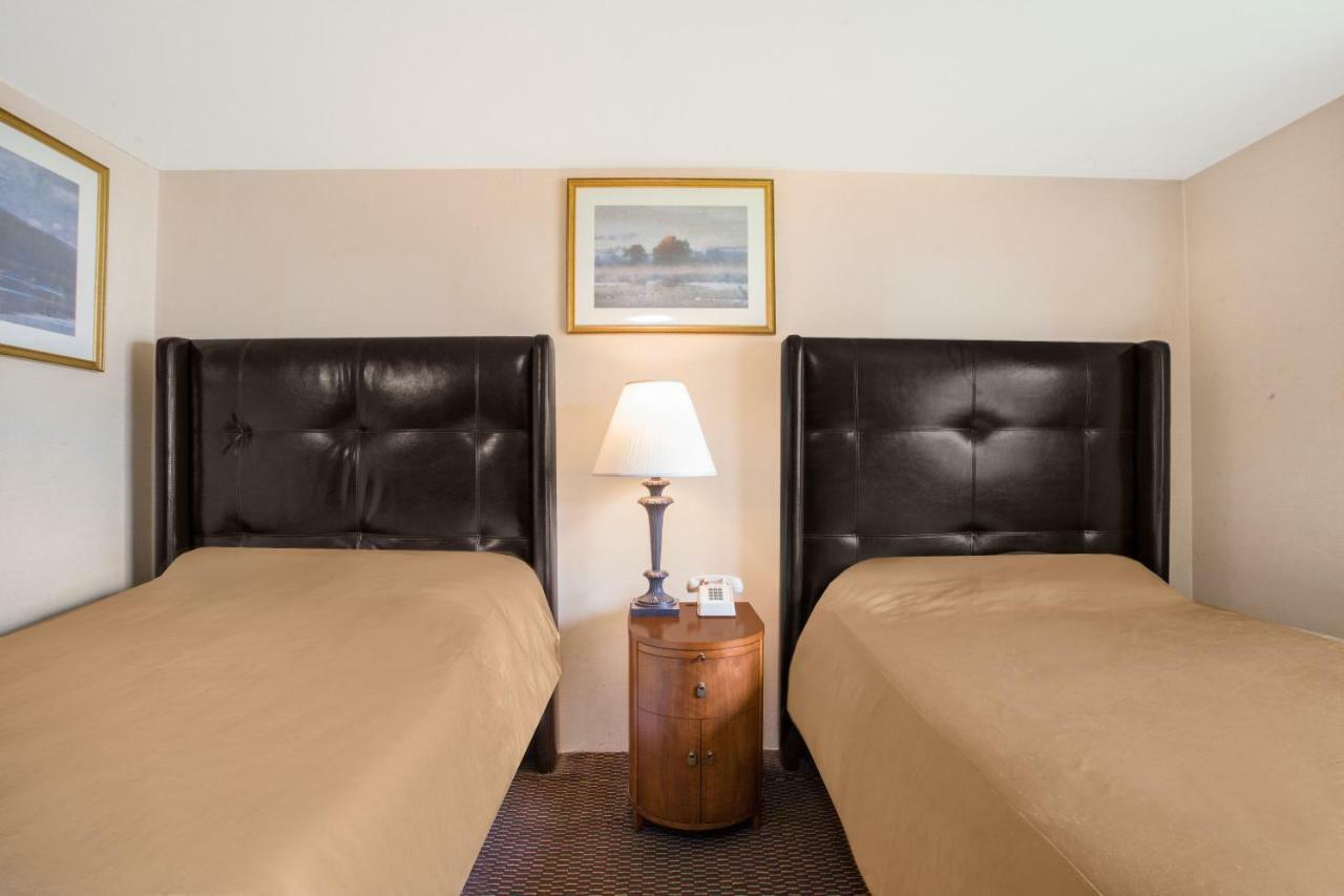 Knights Inn Endwell Экстерьер фото