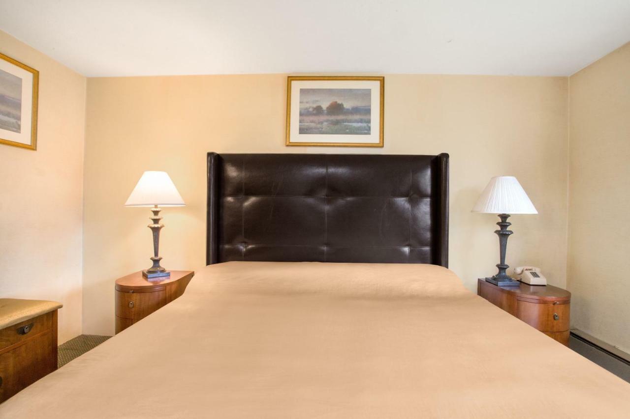 Knights Inn Endwell Экстерьер фото